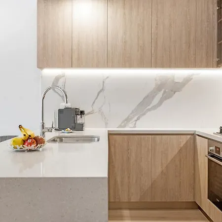 Lamour Ocean View Apartment II In Casino Broadbeach - Free Parking-195Cm Gold Coast Exterior photo
